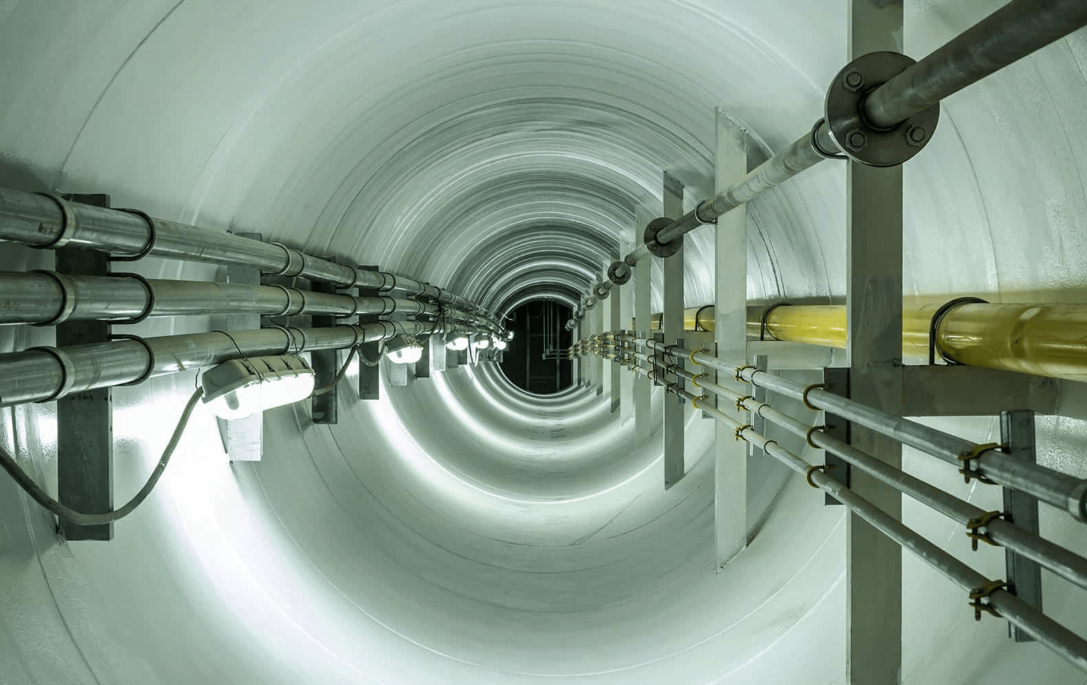 What is the trenchless tunnel method?